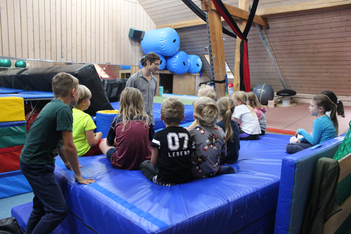 Akrobatik im Turnasium